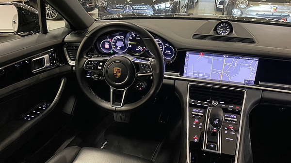 Porsche Panamera 4 E-Hybrid Sport Turismo Foto 32