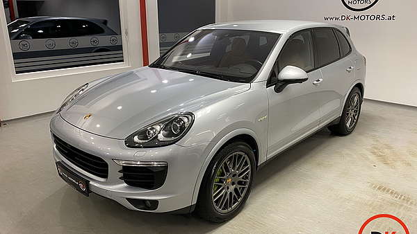 Porsche Cayenne II S PHEV Hybrid Platinum Edition Foto 2