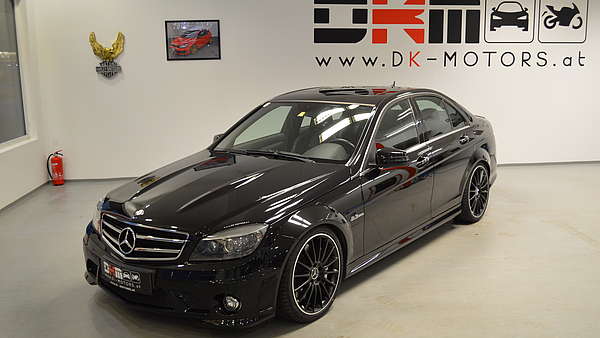 Mercedes C63 Limo schwarz Foto 0