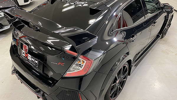 Honda Civic Type R GT schwarz Foto 4