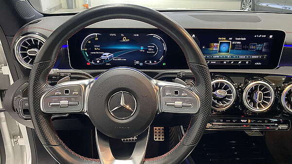 Mercedes CLA200d SB AMG Line Night Paket weiss Foto 22