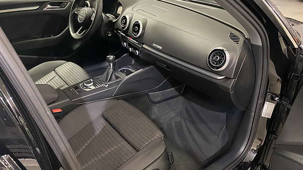 Audi A3 Sportback 1,6 TDI Sport Foto 14
