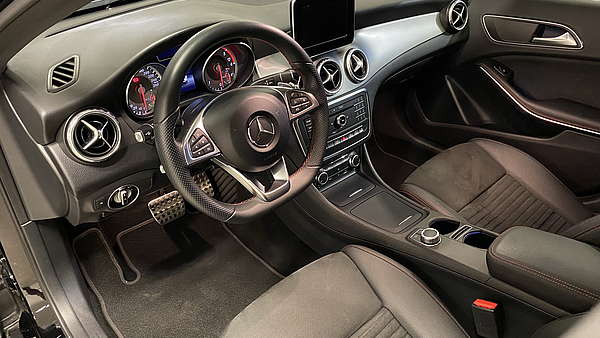 Mercedes GLA 180d Autom. AMG Line Foto 12