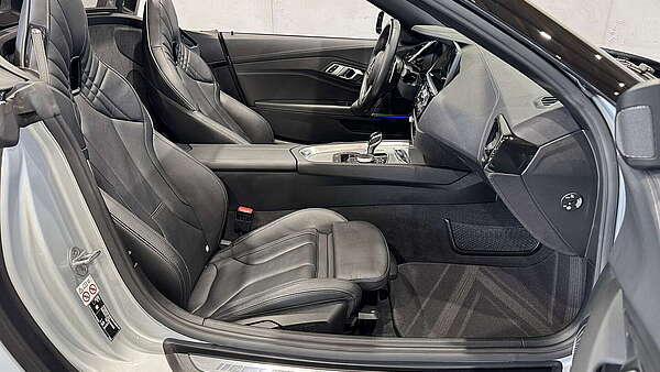 BMW Z4 M40i sDrive Aut. Glaciersilber Foto 23