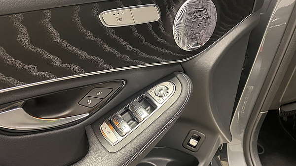 Mercedes GLC 220d 4Matic Coupe AMG Line (Facelift) Foto 17