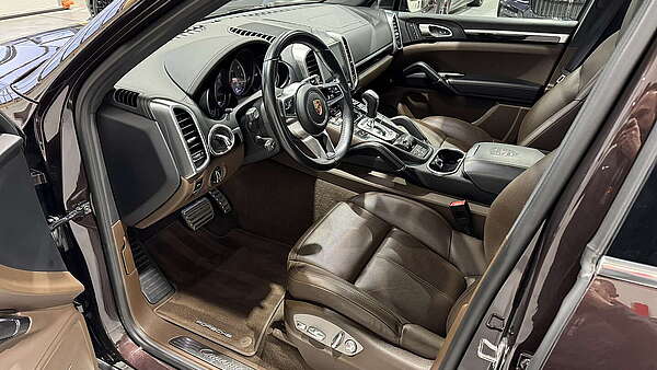 Porsche Cayenne S II FL 2016 Foto 11