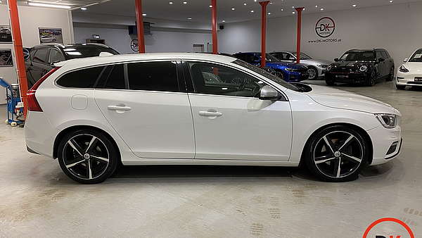 Volvo V60 D4 AWD Momentum R-Design Foto 5