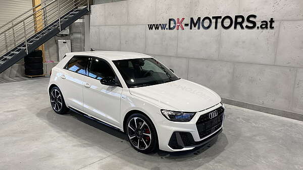 Audi A1 Sportback 40 TFSI S-Line S-tronic Foto 1