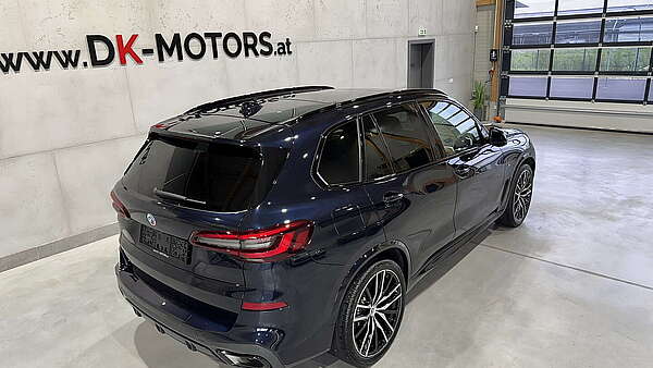 BMW X5 30d xDrive G05 M-Sport Carbon Schwarz 2022 Foto 9