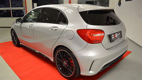 Mercedes A45 AMG silber Foto 3