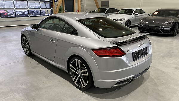 Audi TT 8S 2.0 TFSI S-Line Quattro S-Tronic Foto 4