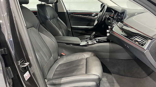 BMW 530d xDrive G31 Kombi Luxury Line Autm. Foto 13