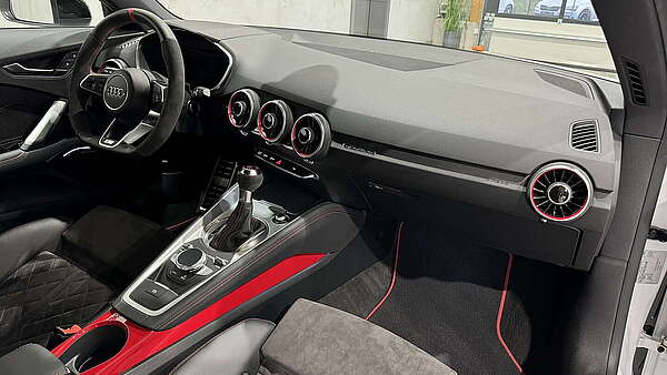 Audi TT 45 TFSI Competition Quattro S-Tronic 40 Jahre Edi Foto 21