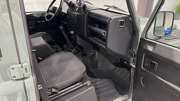 Land Rover Defender 110 Station Wagon E 2,2 Foto 17