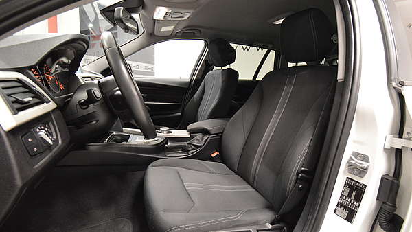 BMW 318d Touring Automatik (Facelift) Foto 10