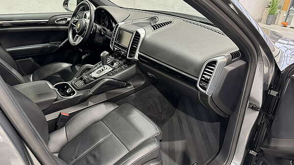 Porsche Cayenne S II FL eHybrid Meteorgrau Foto 18