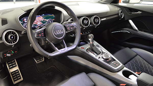 Audi TTS 8S silber Foto 8