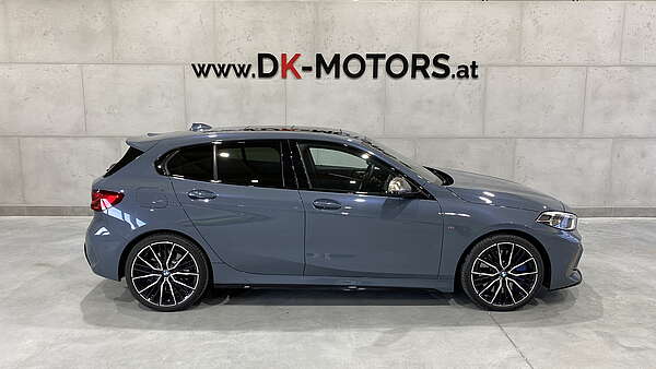 BMW M135i (F40) xDrive Autm. Storm Bay Foto 0