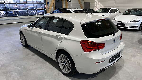 BMW 120d xDrive Sport Line Aut. 2019 Foto 6