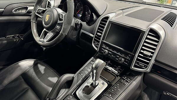 Porsche Cayenne II FL 3.0 Diesel Sport Design Foto 22