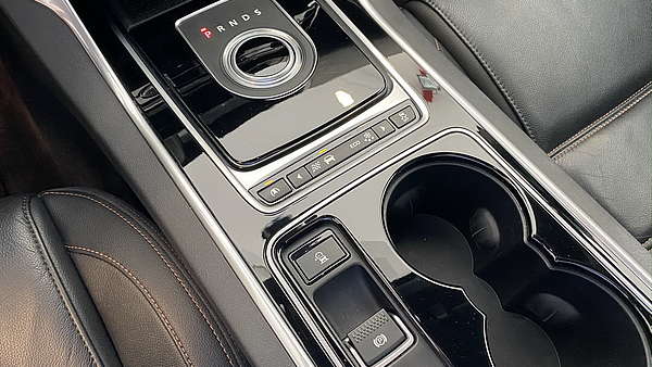 Jaguar XE 20d E-Performance Prestige Autom. Foto 16
