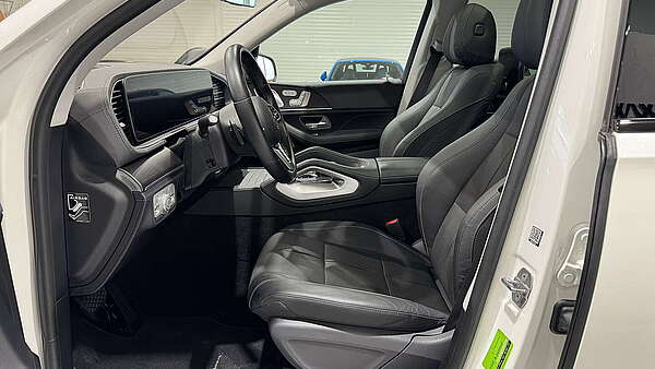 Mercedes GLE 400d 4Matic Aut. AMG Line Diamantweiß Foto 16