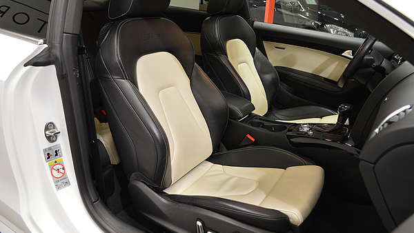 Audi A5 Coupe S-Line 3.0 TDI weiss Foto 12