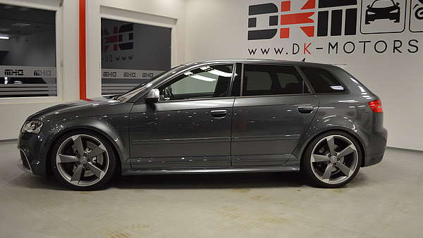 Audi RS3 Sportback 8P grau Foto 2