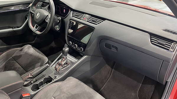 Skoda Octavia Combi RS 245 TSI DSG Facelift rot Foto 20