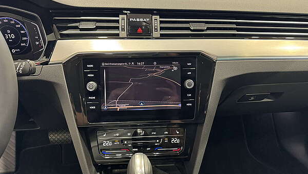 VW Passat Kombi 2.0 TDI DSG R-Line 2023 Nr.2 Foto 26