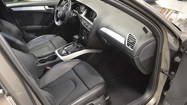 Audi A4 Avant 2.0 TDI Automatik S-Line 2013 Foto 14
