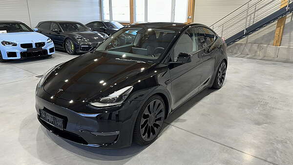 Tesla Model Y Performance All Black & Carbon Foto 5
