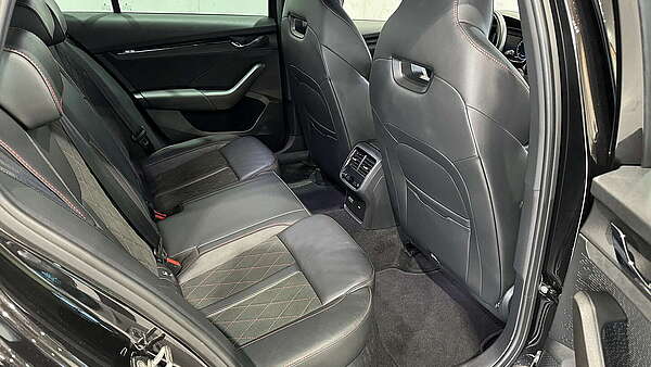 Skoda Octavia Combi RS 245 TSI DSG 2021 Foto 23