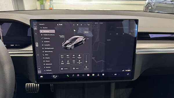 Tesla Model S Plaid (1020 PS) Foto 22
