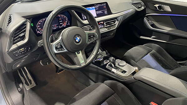 BMW M135i (F40) xDrive Autm. Storm Bay Foto 11