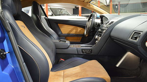 Aston Martin DBS Foto 17