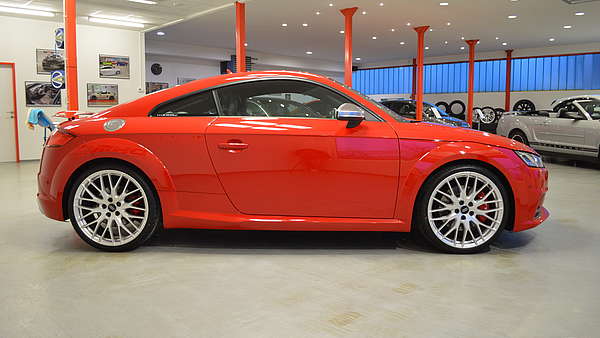 Audi TTS S-Tronic rot Foto 5