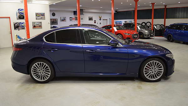 Alfa Romeo Giulia Super 2,2 180 MT RWD Foto 4