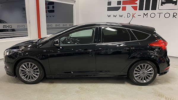 Ford Focus 1,5 TDCI ST-Line Foto 1