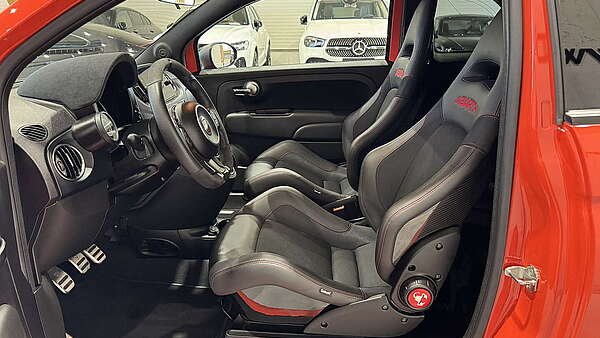 Abarth 695 Competizione 2023 Foto 12