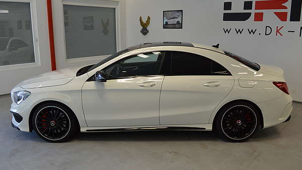 Mercedes CLA 45 AMG weiß Foto 2