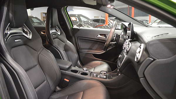 Mercedes A45 AMG Performance Facelift Foto 22