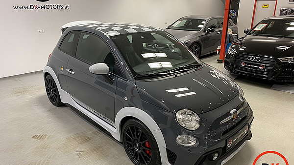 Abarth 695 70° Anniversario Foto 10