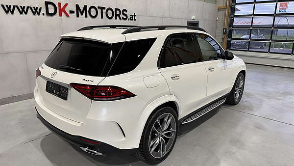 Mercedes GLE 400d 4Matic Aut. AMG Line Diamantweiß Foto 2