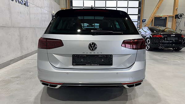 VW Passat Kombi 2.0 TDI DSG R-Line 2023 Nr.2 Foto 3