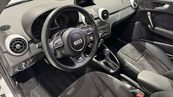 Audi A1 Sportback 1,4 TFSI S-Tronic S-Line Foto 12