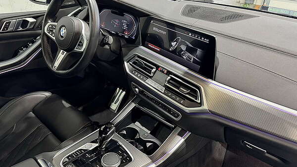 BMW X5 30d xDrive G05 M-Sport Carbon Schwarz 2022 Foto 25