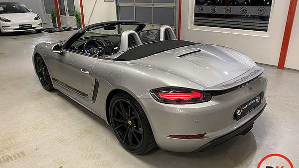 Porsche 718 Boxster PDK GT-Silber Foto 15