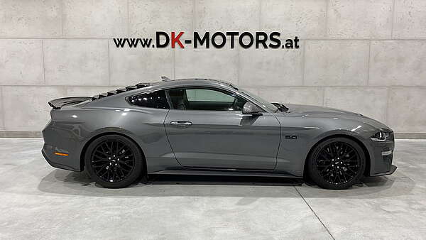 Ford Mustang Fastback GT V8 Foto 0