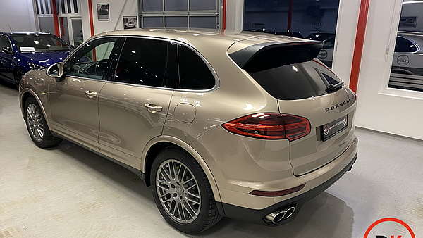 Porsche Cayenne II FL S E-Hybrid Foto 2